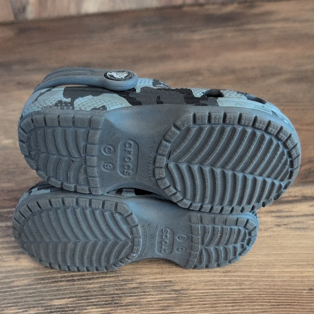 CROCS durable water